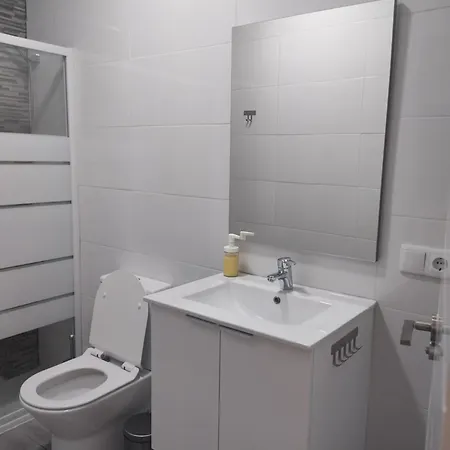 Depto Alonso Cano Apartmán *